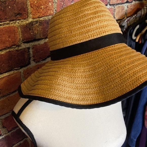 Wide Brim Natural Floppy Sun Hat with Black Ribbon & Flower Design One Size - Picture 2 of 8